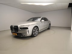 BMW 7-serie - 750e xDrive | LED | Leder | HUD | Achterasbesturing | Rear seat entertainment | Panoramada