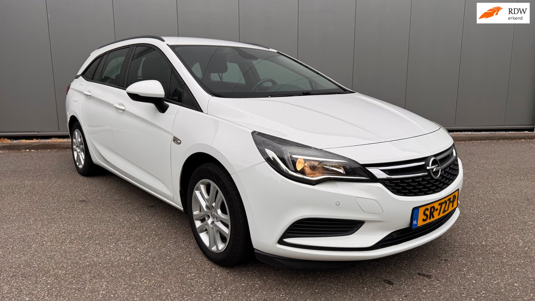 Opel Astra Sports Tourer - 1.6 CDTI Business 1.6 CDTI Business+ - AutoWereld.nl