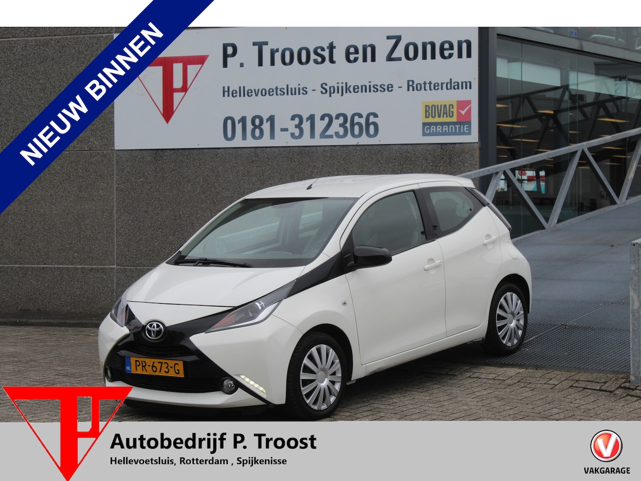 Toyota Aygo - 1.0 VVT-i x-play Navigatie/Airco/Achteruitrijcamera/Toerenteller/Elektrische ramen/Elektri - AutoWereld.nl