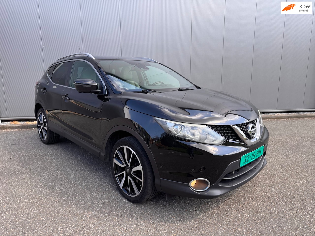 Nissan Qashqai - 1.2 Tekna 360 cam.leder navi clima 19 inch - AutoWereld.nl