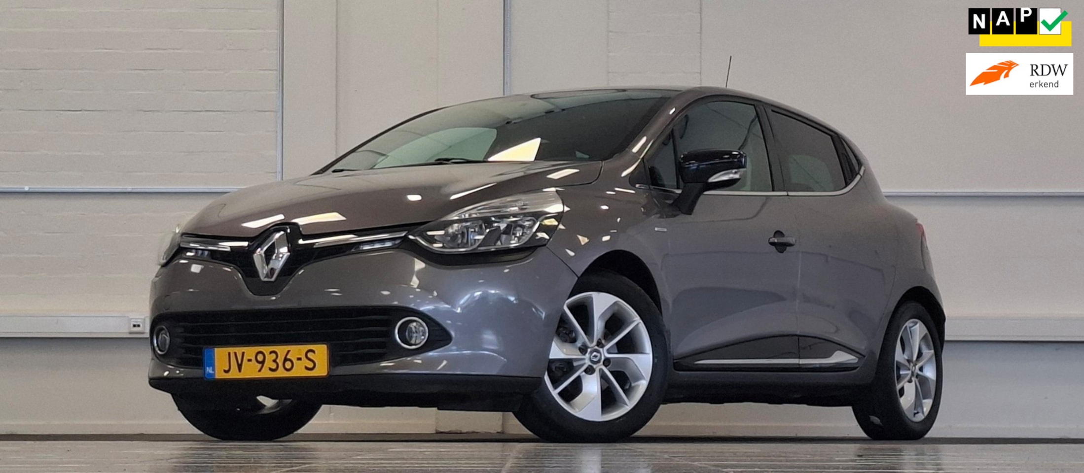Renault Clio - 0.9 TCe Eco2 Limited Trekhaak Navigatie Garantie APK 06-05-2027 - AutoWereld.nl