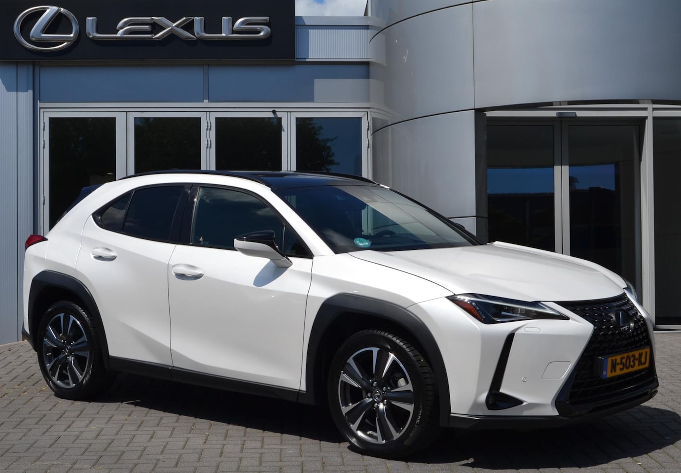 Lexus UX - 250h Preference Line NL-AUTO PARK-SENS KEYLESS CAMERA CARPLAY - AutoWereld.nl