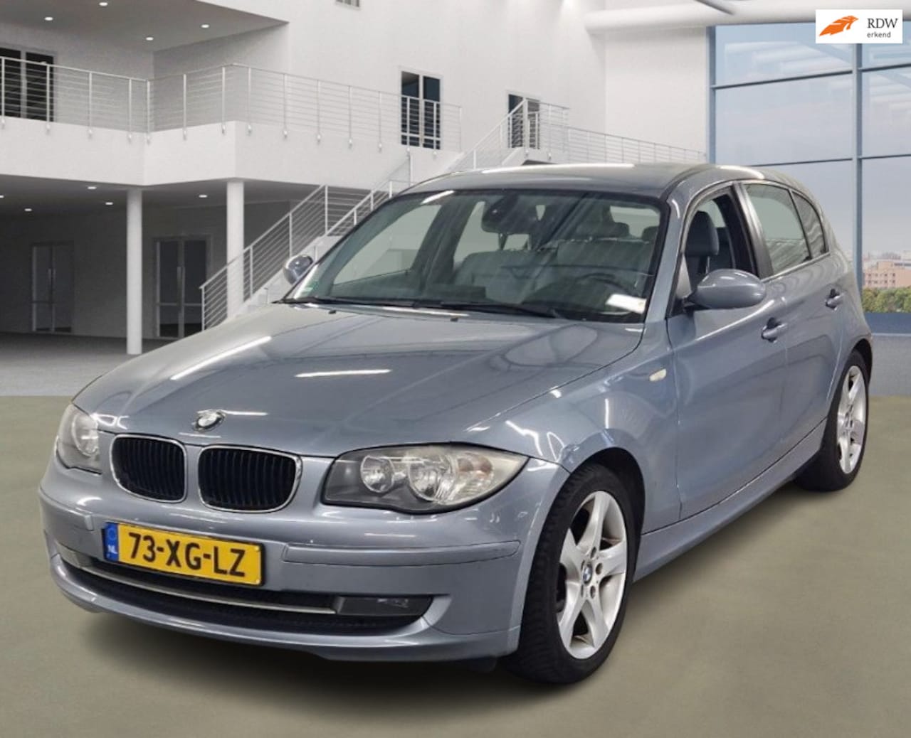 BMW 1-serie - 118i High Executive NAVI PSENSOR LEDER CRUISE TREKHAAK 2 X SLEUTELS - AutoWereld.nl