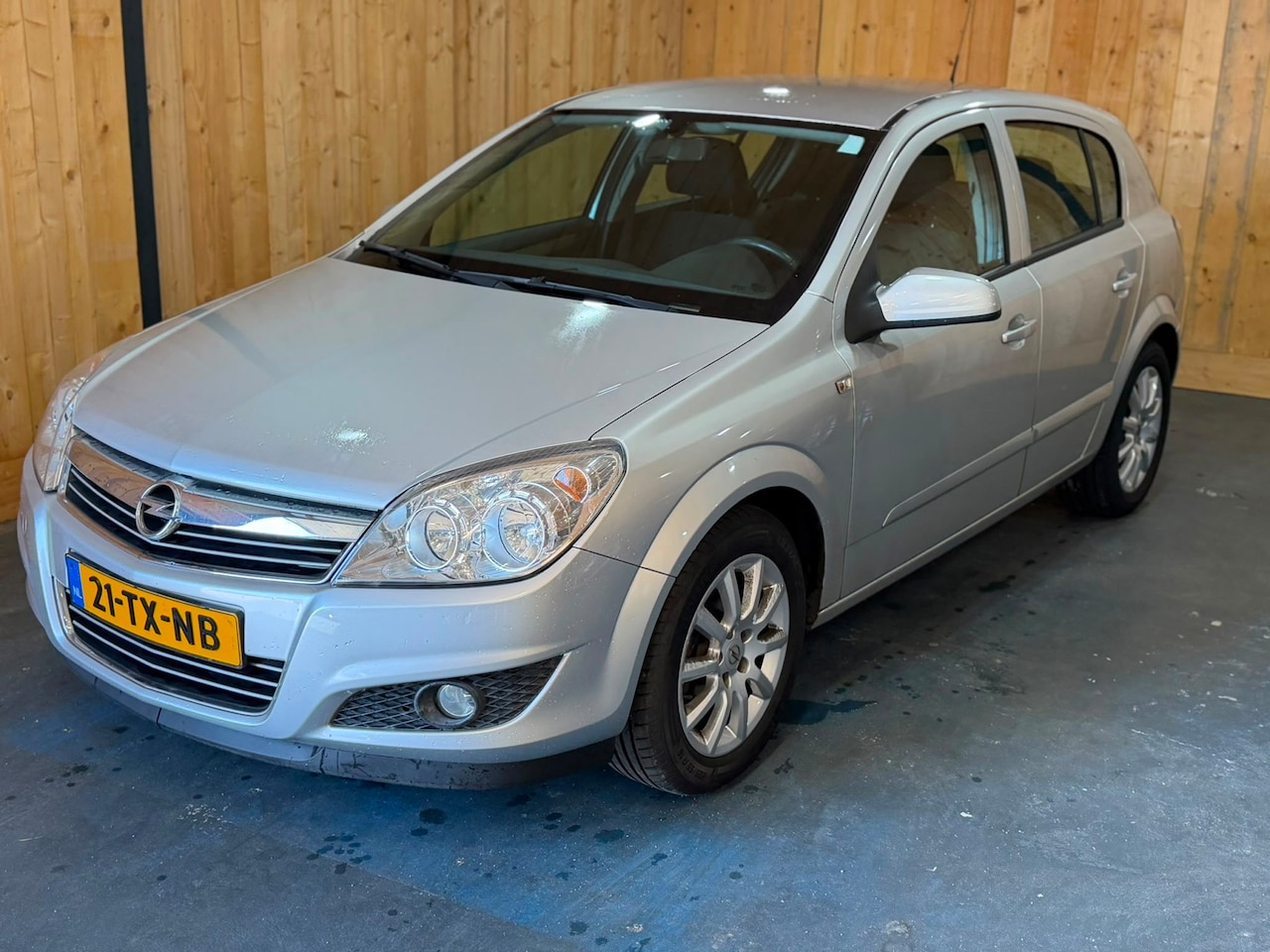 Opel Astra - 1.6 Temptation 2007 Facelift 5-Deurs Airco 79.000 KM ! - AutoWereld.nl