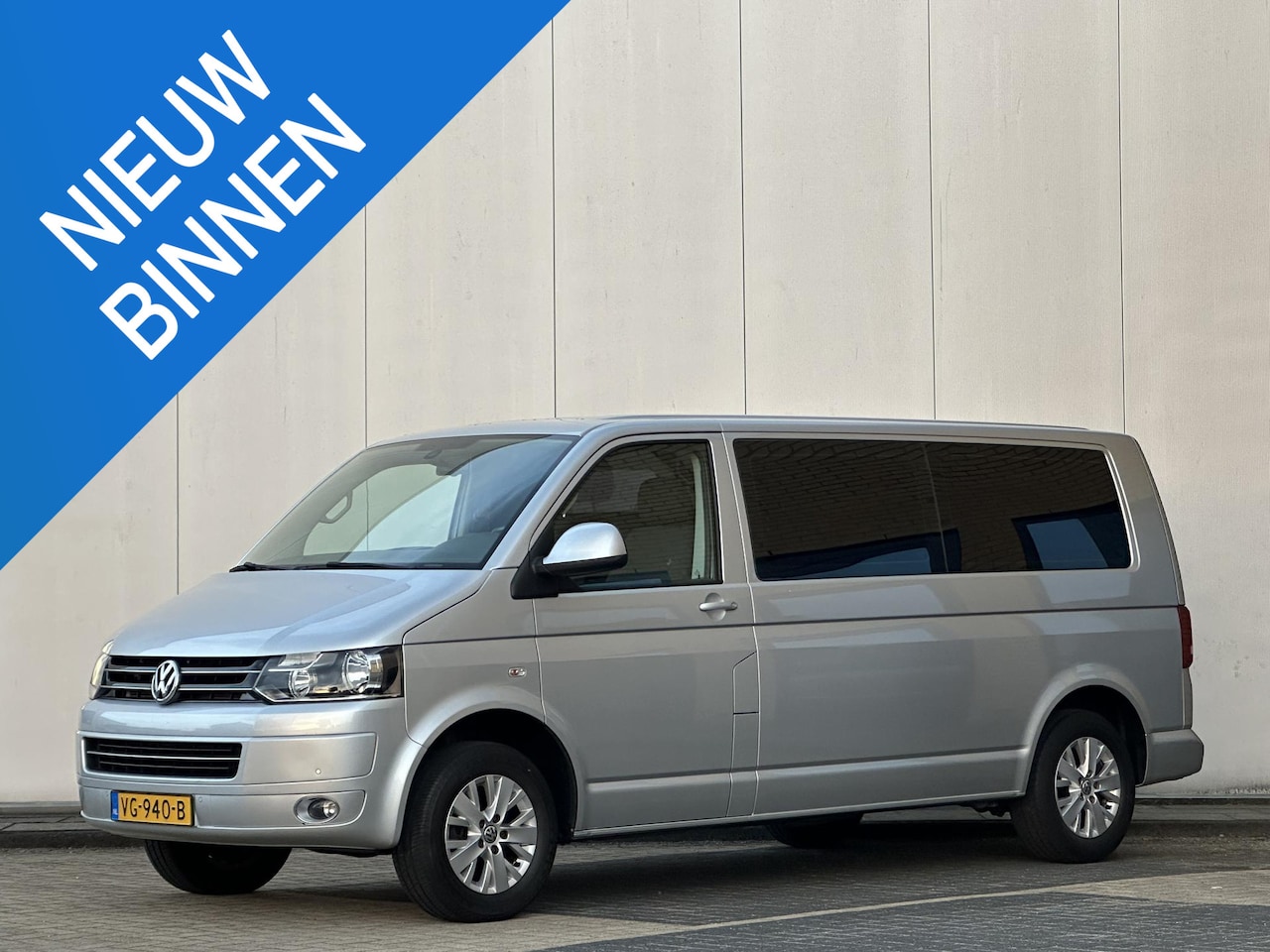 Volkswagen Transporter - 2.0 TDI L2H1 DC 140PK l 1e Eig. l Dealeronderhouden l NAP l - AutoWereld.nl