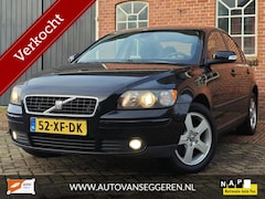Volvo S40 - 1.6 - Nieuwe APK / Trekhaak / Cruise / Clima