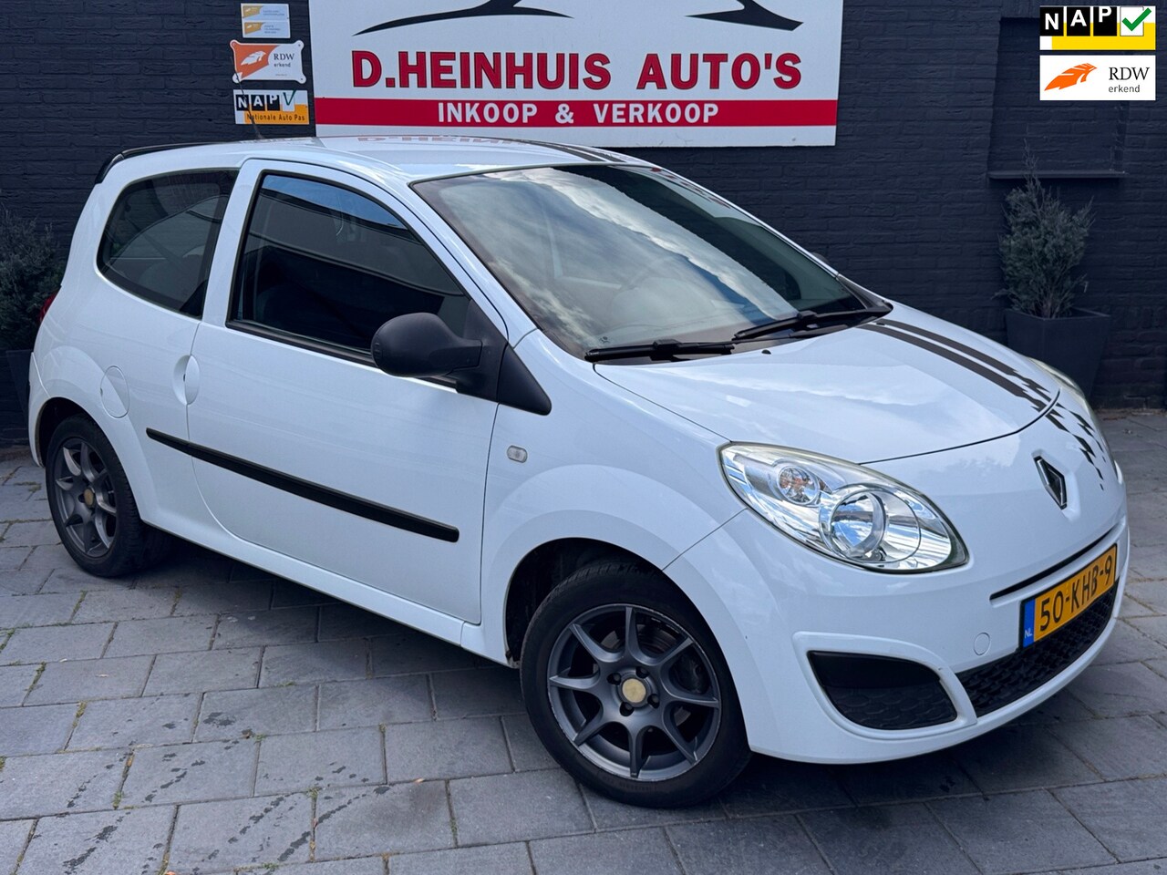 Renault Twingo - 1.2 Authentique 133.941KM N.A.P. APK NIEUW - AutoWereld.nl