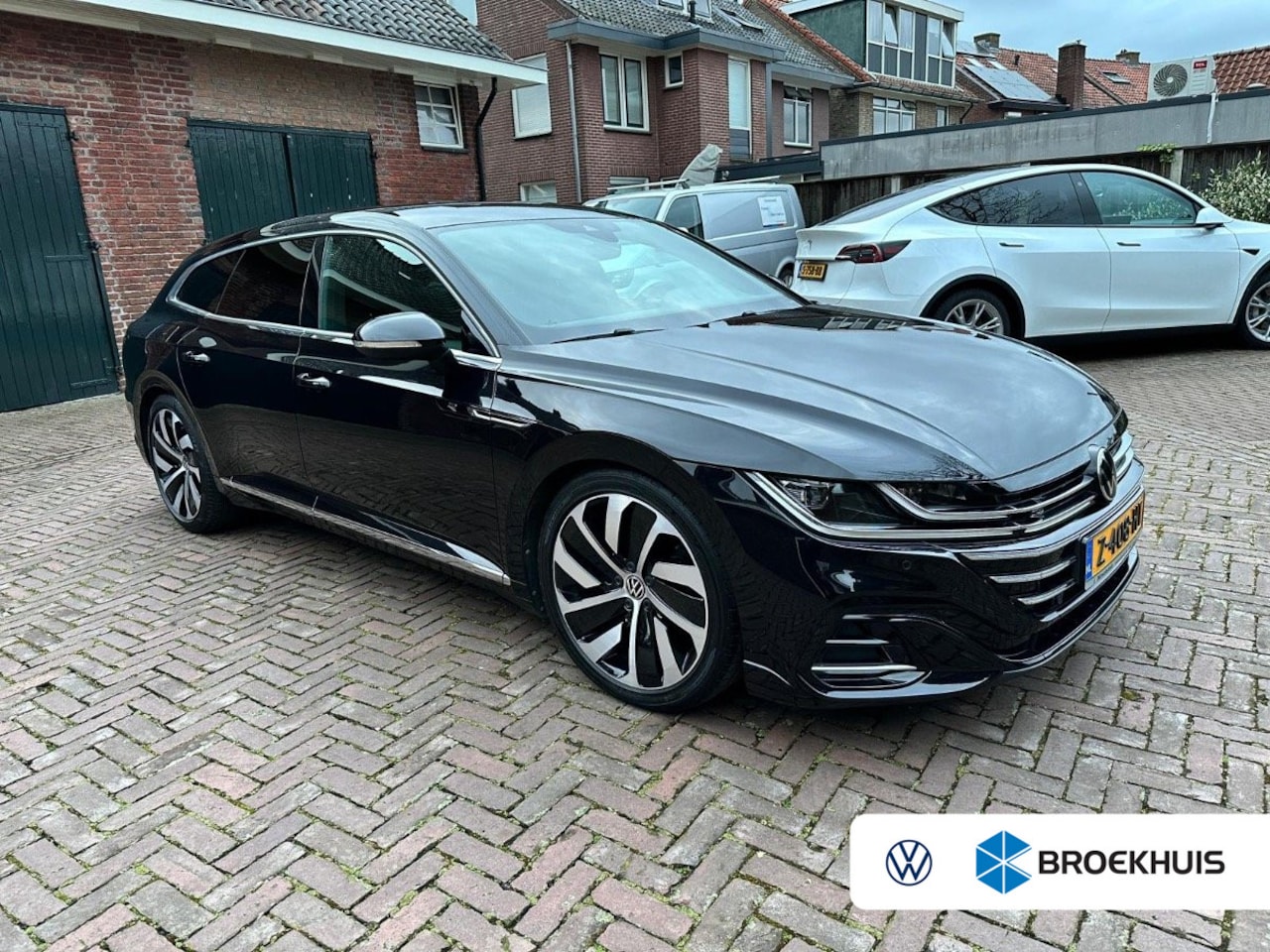 Volkswagen Arteon Shooting Brake - 2.0 TSI R-Line Business+ | trekhaak | Achteruitrijcamera | Cruise control adaptief | - AutoWereld.nl