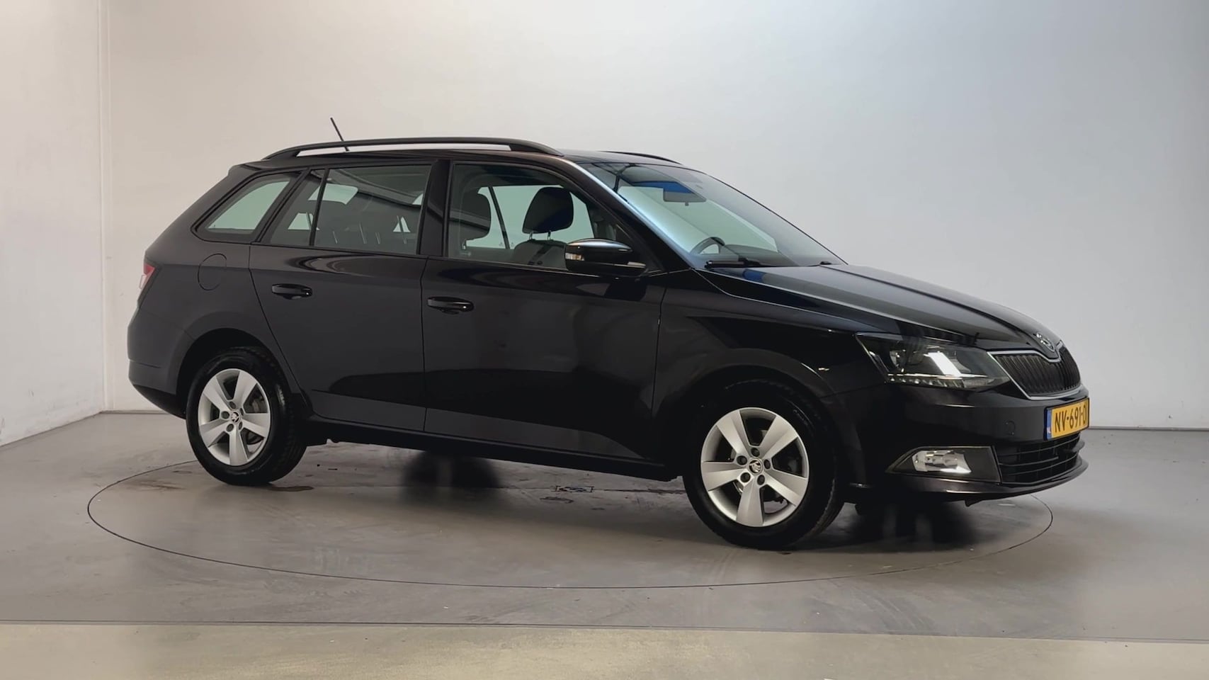 Skoda Fabia Combi - 1.2 TSI Ambition Business Navigatie Cruise Control Stuurbediening - AutoWereld.nl