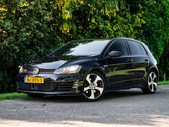 Volkswagen Golf - 2.0 TSI GTI