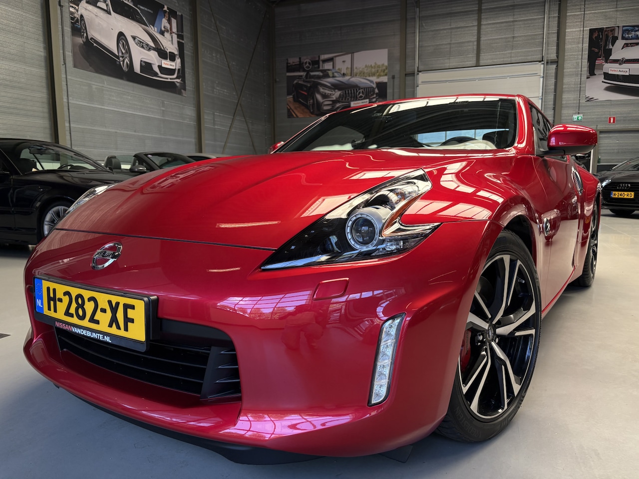 Nissan 370Z - 3.7 V6 Pack Camera, Navi, Stoelverwarming / verkoeling - AutoWereld.nl
