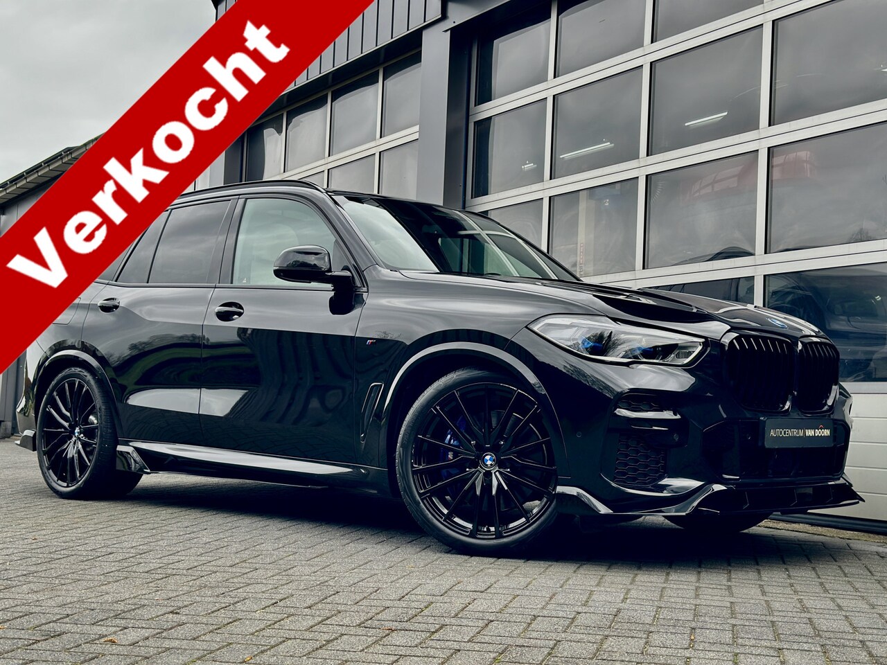 BMW X5 - xDrive45e | M-Sport | Dark Label | Beige leer | Massagestoelen | Active steering | Pano | - AutoWereld.nl