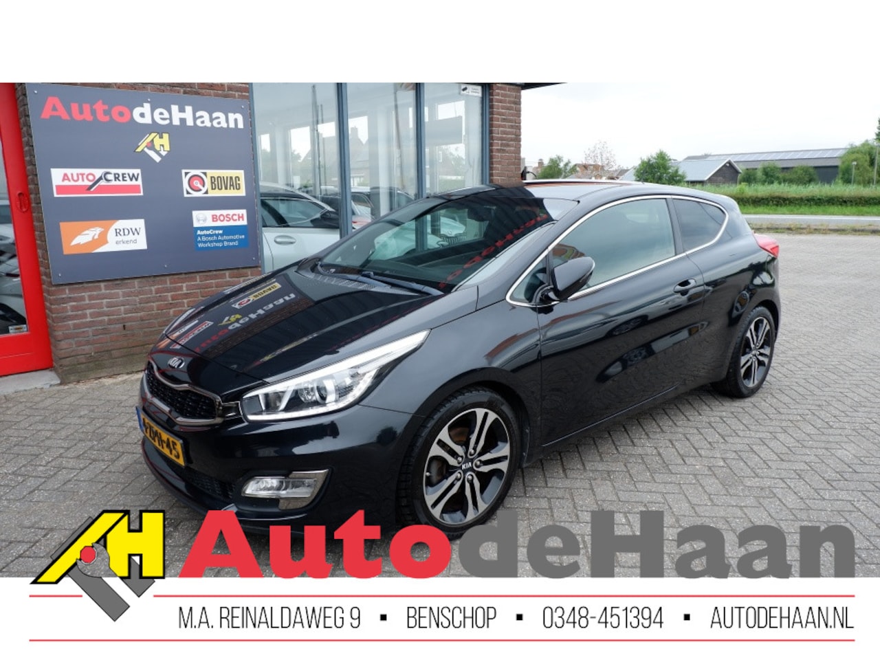 Kia Pro cee'd - 1.6 GDI DynamicLine Navi/Cruise/Camera/17"/Trekhaak - AutoWereld.nl