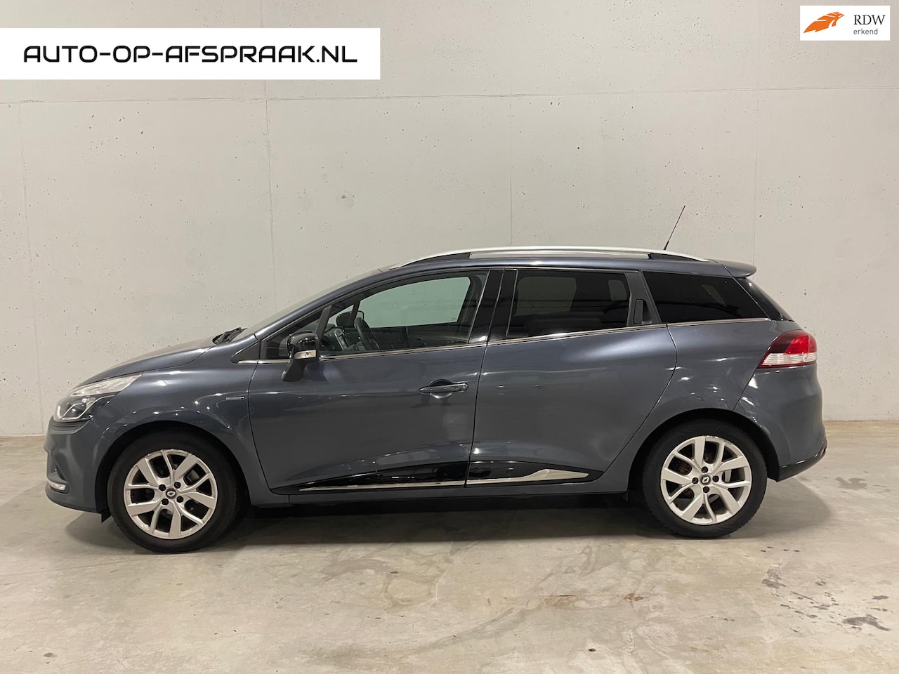 Renault Clio Estate - 0.9 TCe Limited Trekhaak Navi Airco Cruise Control. APK NAP - AutoWereld.nl