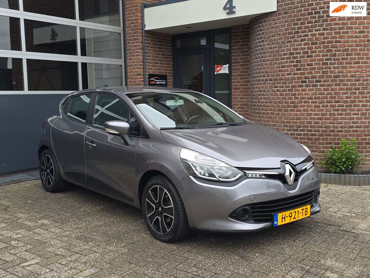 Renault Clio - 1.2 16V Apk |Cruise |Navi |Led - AutoWereld.nl