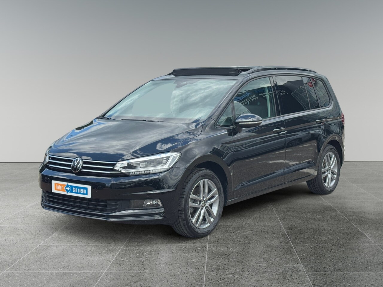 Volkswagen Touran - 1.5 150pk TSI Highline 7p Panoramaschuif-kanteldak | Navigatie 'Discover Media' | Achterui - AutoWereld.nl