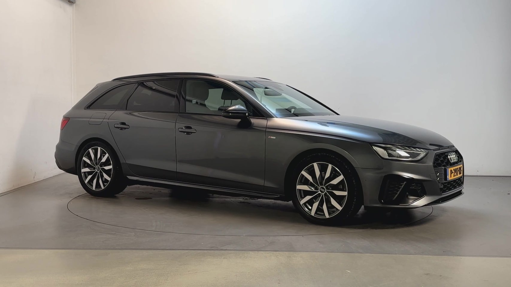 Audi A4 Avant - 35 TFSI S Edition Competition Stoelverwarming Parkeersensoren DAB+ LED App-Connect - AutoWereld.nl