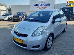 Toyota Yaris - 1.3 VVTi Aspiration zuinige maar ook pittige auto met 6 versnellingen