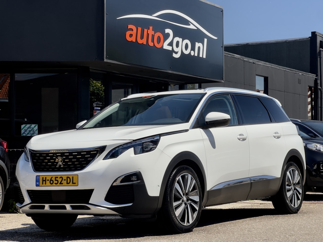 Peugeot 5008 - 1.2 AUT8 PREMIUM AVANTAGE 7 PERS PANODAK LEDER NAVI CAMERA DIGI-DASH APPLE-CARPLAY LED LM - AutoWereld.nl