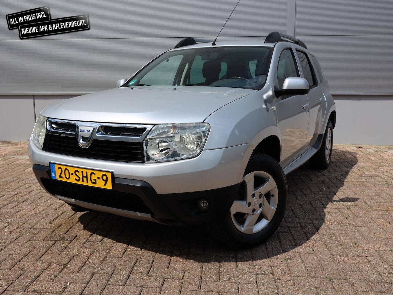 Dacia Duster - 1.6 Lauréate 2wd (Vol Opties) 100% Onderhouden - AutoWereld.nl