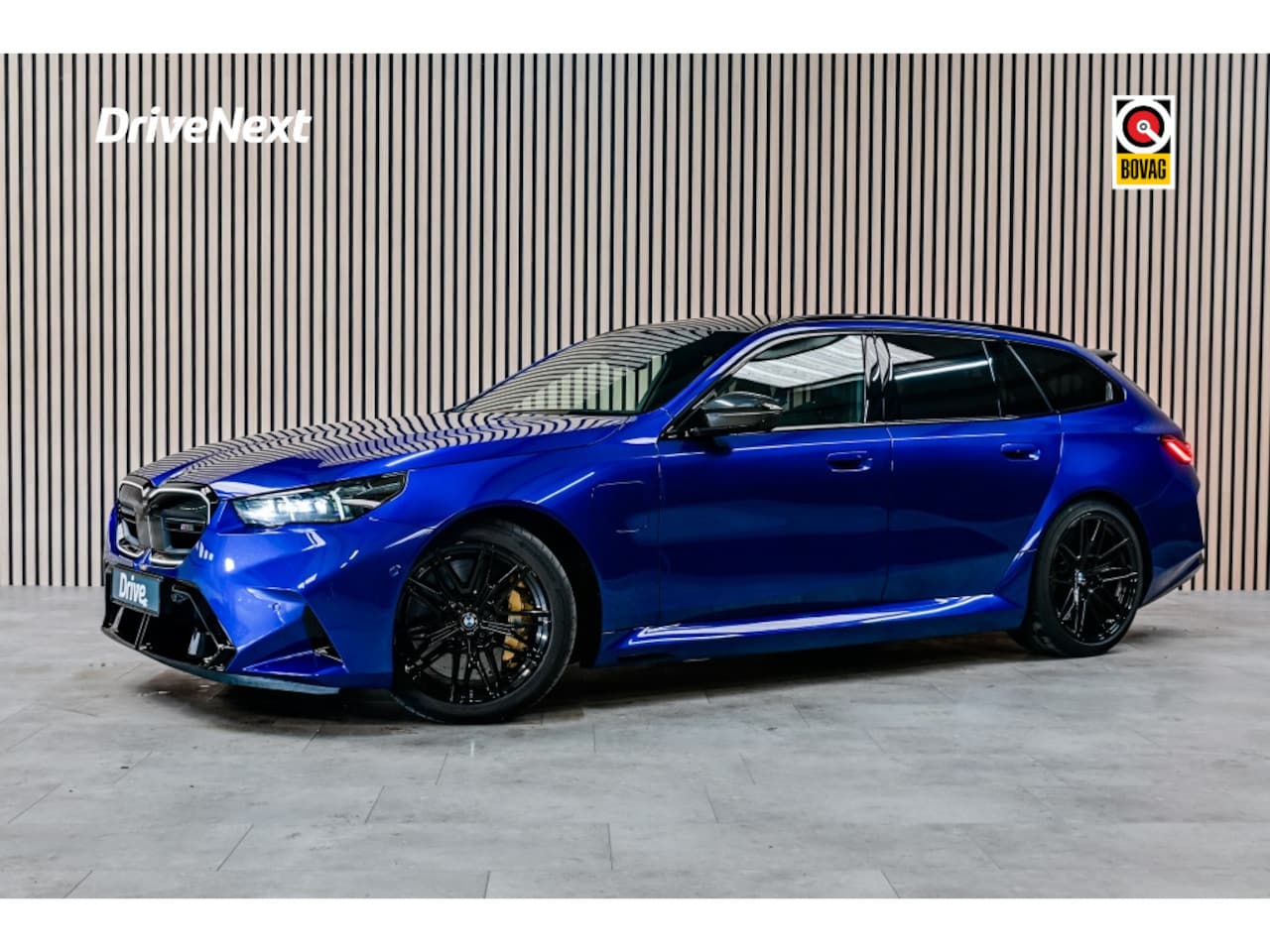 BMW 5-serie Touring - M5 ULTIMATE | B&W | PANO | TREKHAAK | KERAMISCH - AutoWereld.nl