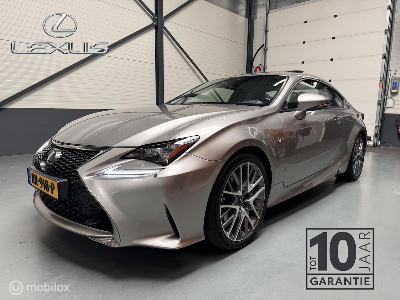 Lexus RC - 300h F SPORT Schuifdak|ML-Audio|LED|19"|NL-Auto! - AutoWereld.nl