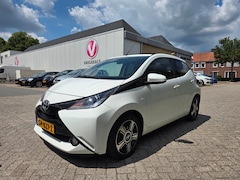 Toyota Aygo - 1.0 VVT-i x-pose Automaat | Climate controle | Cabrio dak | Lm-velgen | Navigatie