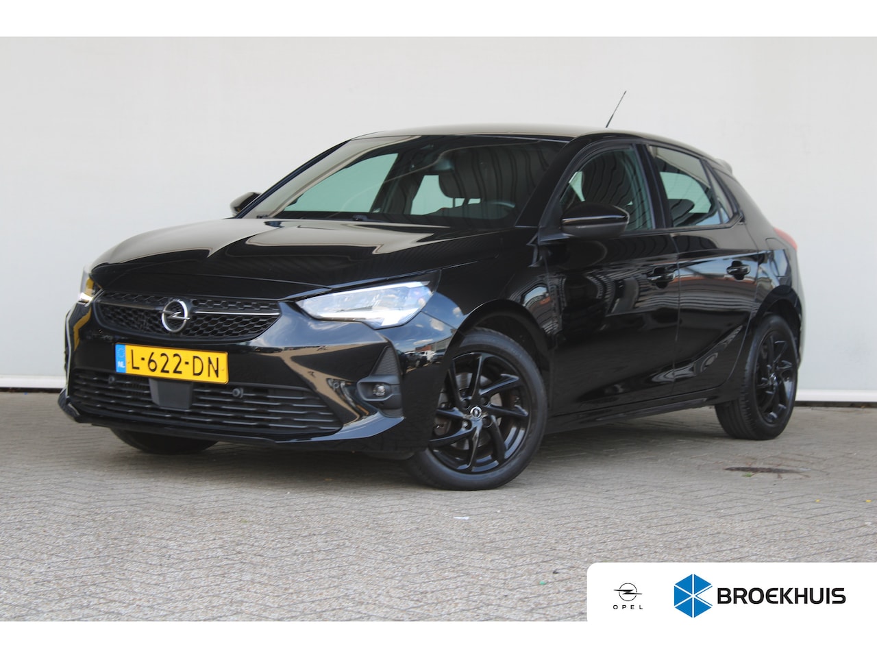 Opel Corsa - 1.2 GS Line | Automaat | Adaptieve cruise control | Climate control | Navigatie | Keyless - AutoWereld.nl