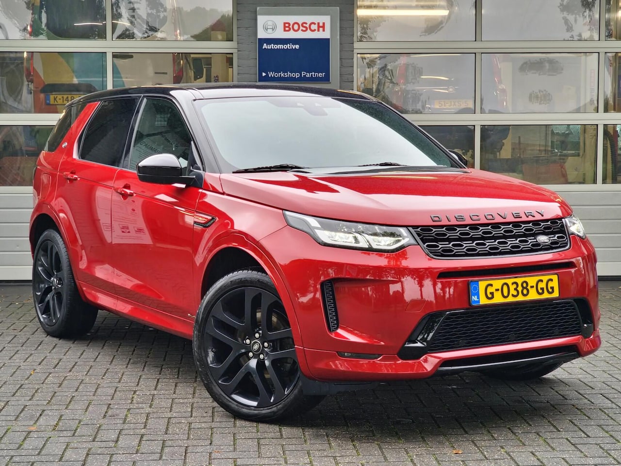 Land Rover Discovery Sport - P200 2.0 R-Dynamic S|Automaat|Pano|Trekhaak|Leer|Camera| - AutoWereld.nl