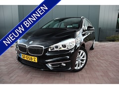 BMW 2-serie Active Tourer - 220i High Executive Automaat Lederen Sportstoelen HUD Afneembare Trekhaak Etc. Etc
