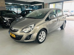 Opel Corsa - 1.4-16V BlitZ Navigatie stuurverwarming NAP