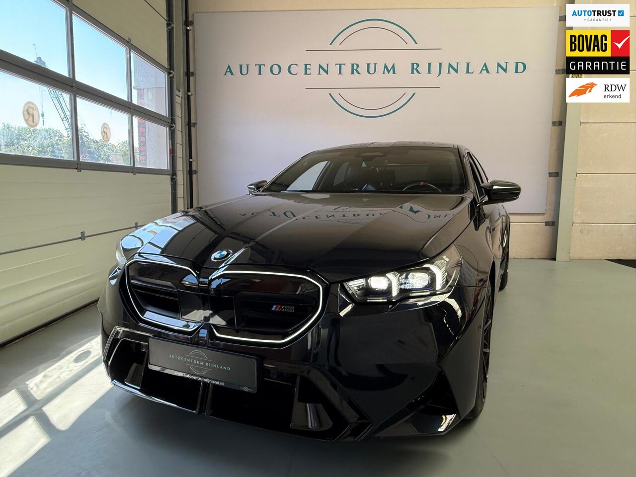 BMW M5 - 5-serie Automaat, Carbon pakket, keramische remmen, HUD, Bowers & Wilkins, M Multifunction - AutoWereld.nl
