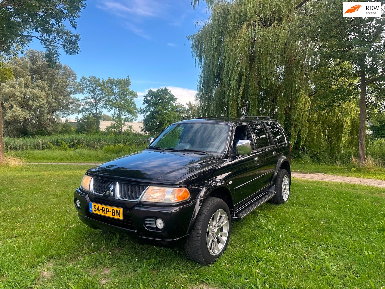 Mitsubishi Pajero Sport - 3.0 V6 Intense Airco Cruise 4X4 DAKAR EDITION - AutoWereld.nl