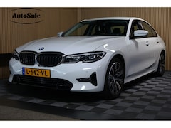 BMW 3-serie - 318i Business Edition AVM SPORTLEDER NAVI CARPLAY DIGI DASH '21