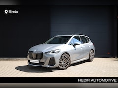 BMW 2-serie Active Tourer - 218i | M-Sport | trekhaak | Stuurwielverwarming | Panoramadak elektrisch | Driving Assista