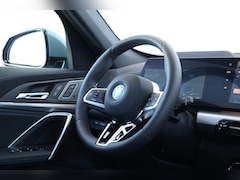 BMW iX1 - eDrive20 67 kWh M Sport Edition | Sportpakket Pro | Panorama Dak | Driving Assistant Plus