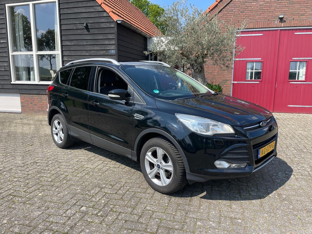 Ford Kuga - 1.5 Trend *Trekhaak*Stoel verwarming*2000kg trekgewicht - AutoWereld.nl