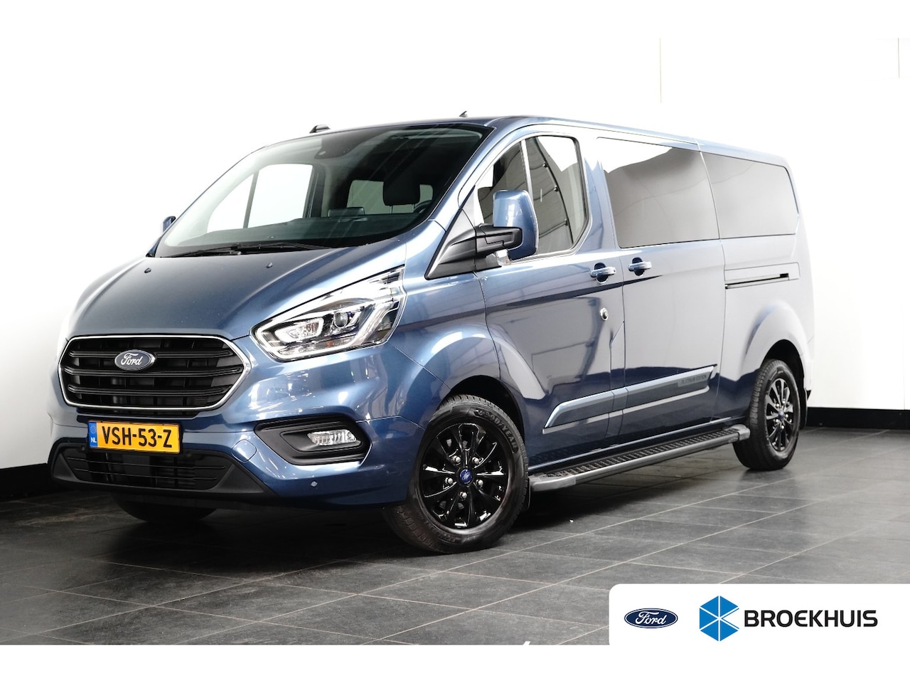 Ford Transit Custom - 320 2.0 TDCI L2H1 Platinum Edition DC | 5-persoons | Org. NL | Stoelverwarming - AutoWereld.nl