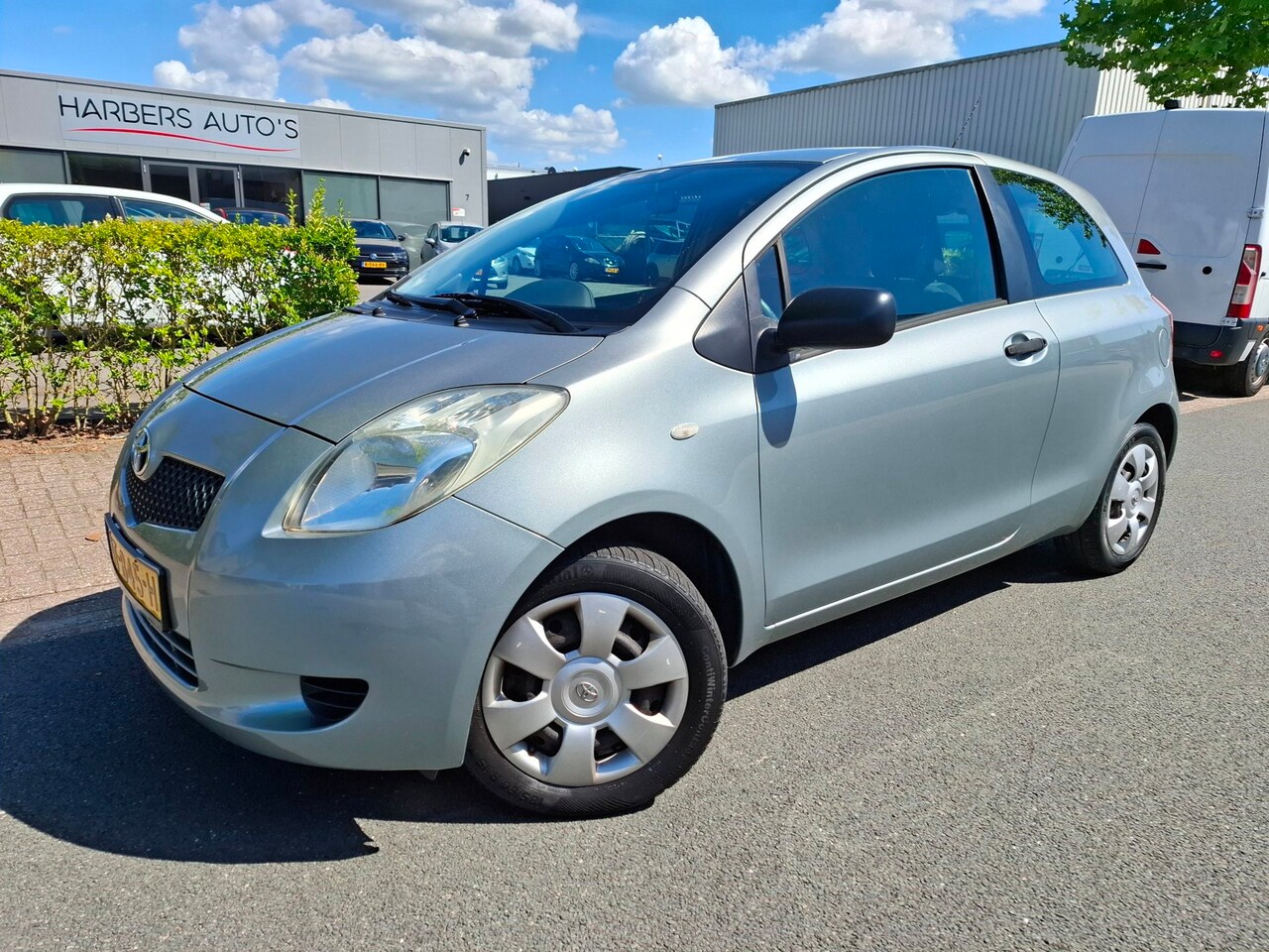 Toyota Yaris - 1.0 VVTi AIRCO/TREKHAAK/NIEUWE APK! - AutoWereld.nl