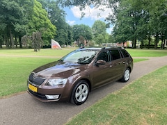 Skoda Octavia Combi - 1.2 TSI Greentech Elegance Goed onderhouden