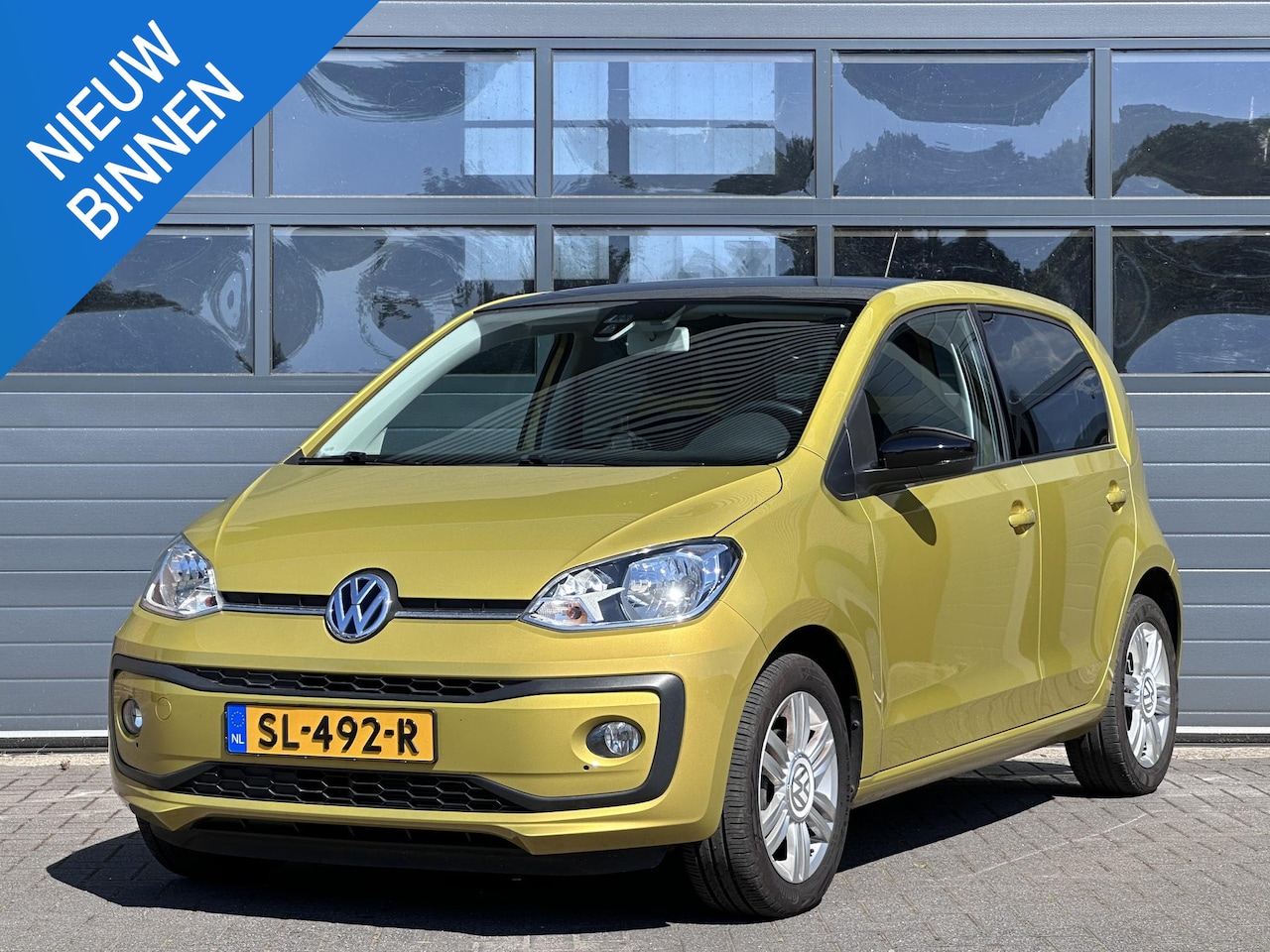 Volkswagen Up! - 1.0 BMT HIGH UP! I STOELVERWARMING I P-CAMERA I LICHT METALEN VELGEN - AutoWereld.nl