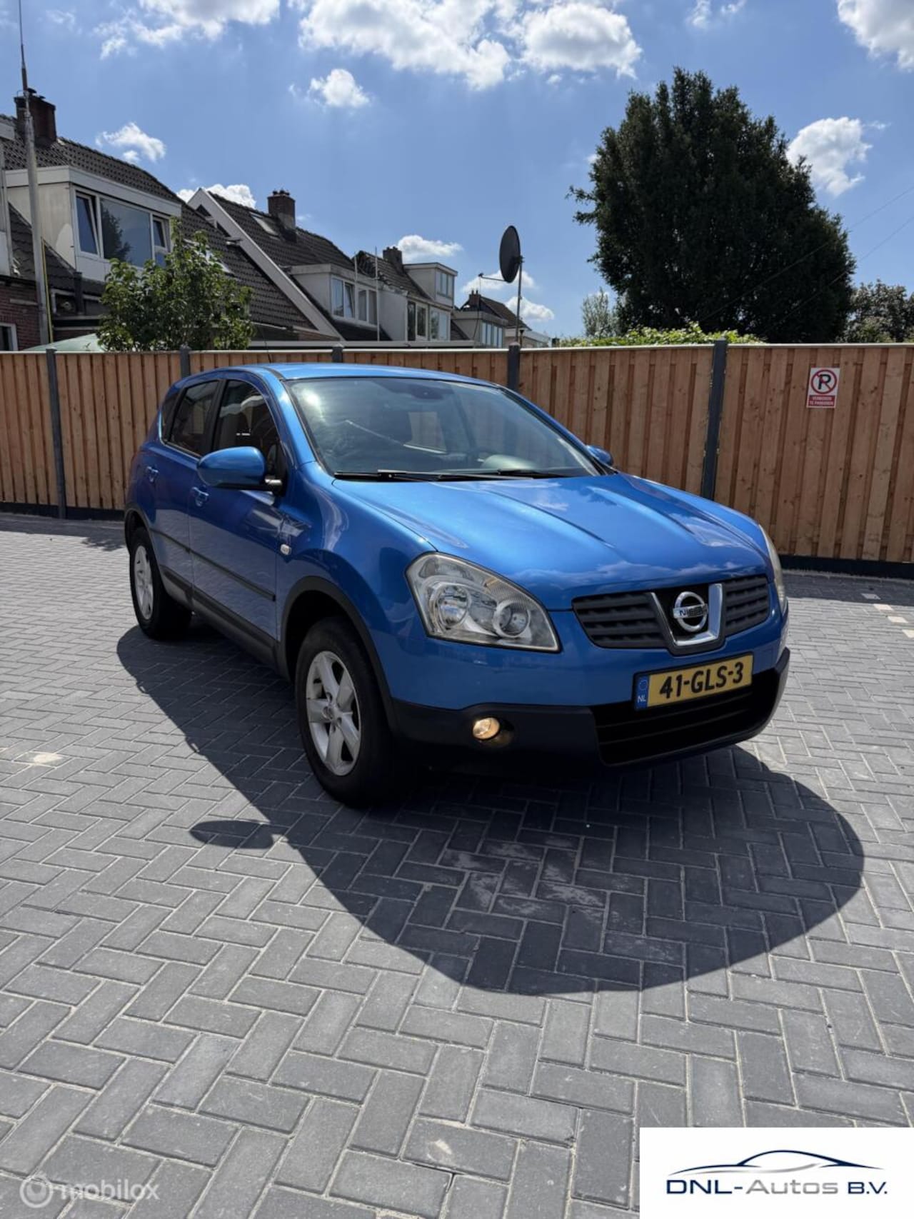 Nissan Qashqai - 2.0 Benzine | Camera | Airco | Navi | Trekhaak - AutoWereld.nl