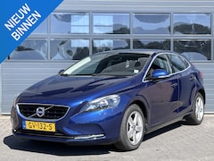 Volvo V40 - 2.0 D2 OCEAN RACE BUSINESS I LEDEREN BEKLEDING I PANORAMADAK I P-CAMERA I NAVIGATIE