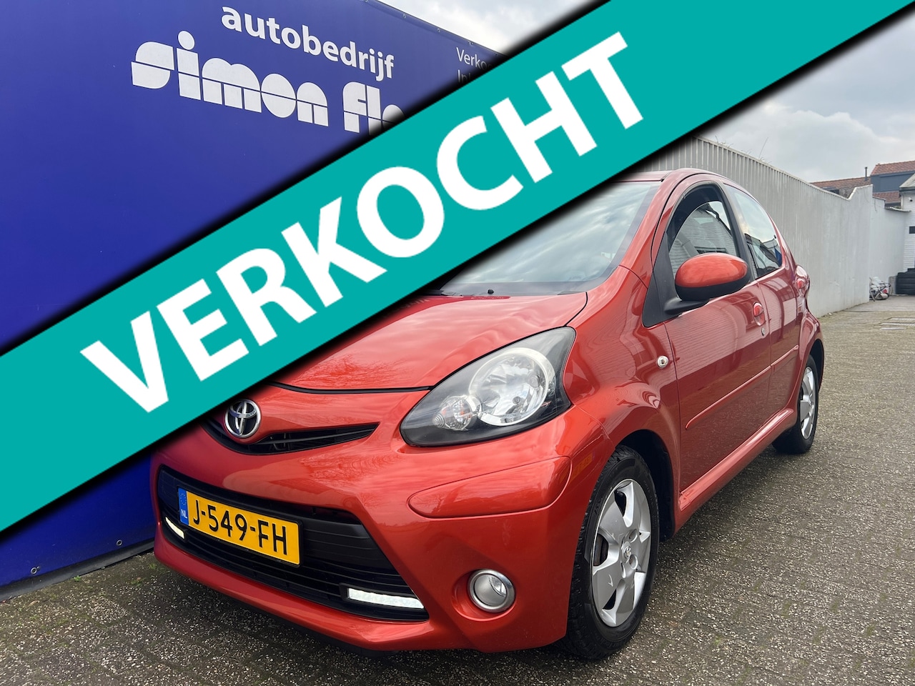 Toyota Aygo - 1.0 VVT-i Dynamic Orange*AIRCO/NWE KOPPELING* - AutoWereld.nl