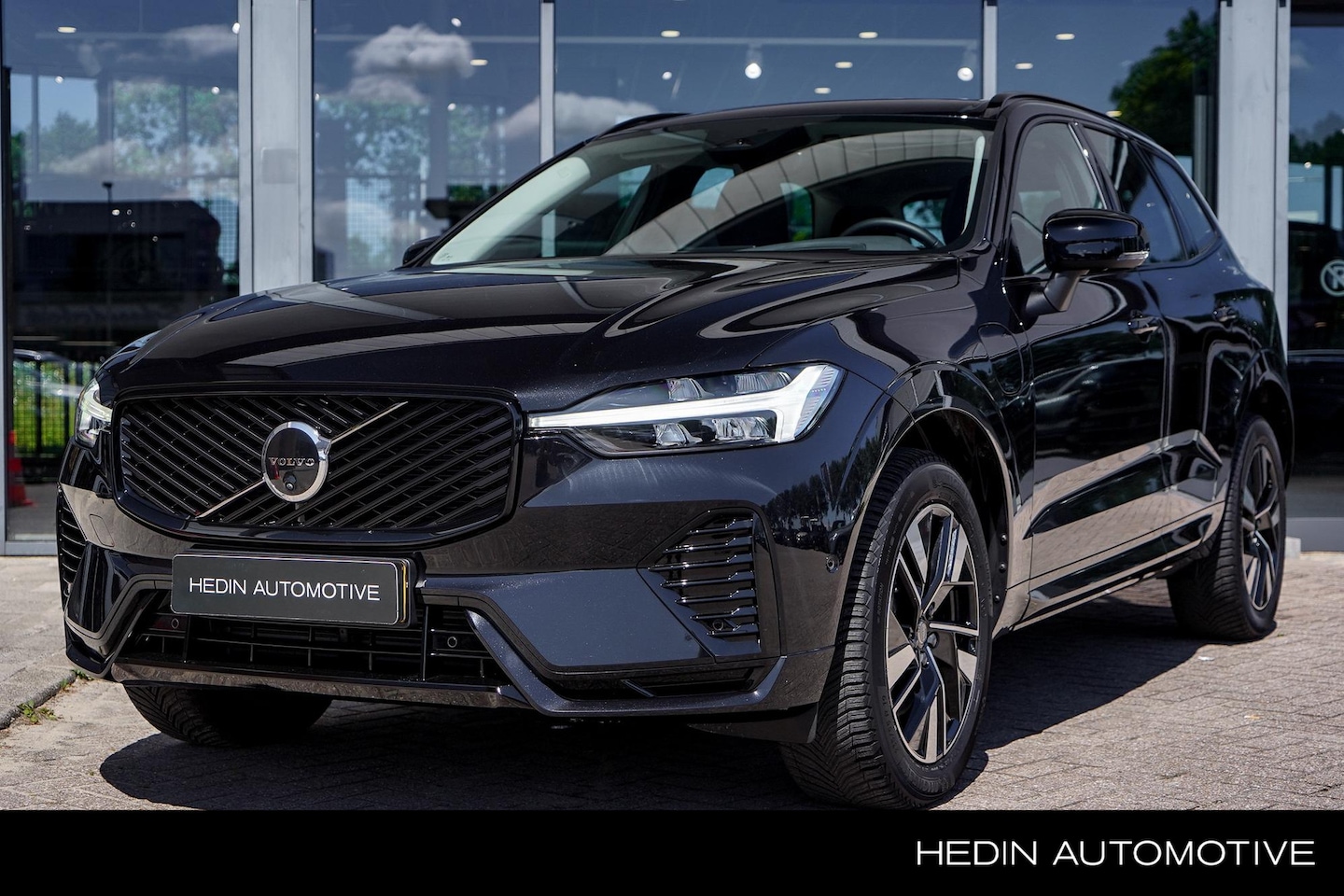 Volvo XC60 - 2.0 T6 Plug-in hybrid AWD Plus Dark | Elek. Stoelen + Geheugen | Adaptieve Cruise + Pilot - AutoWereld.nl