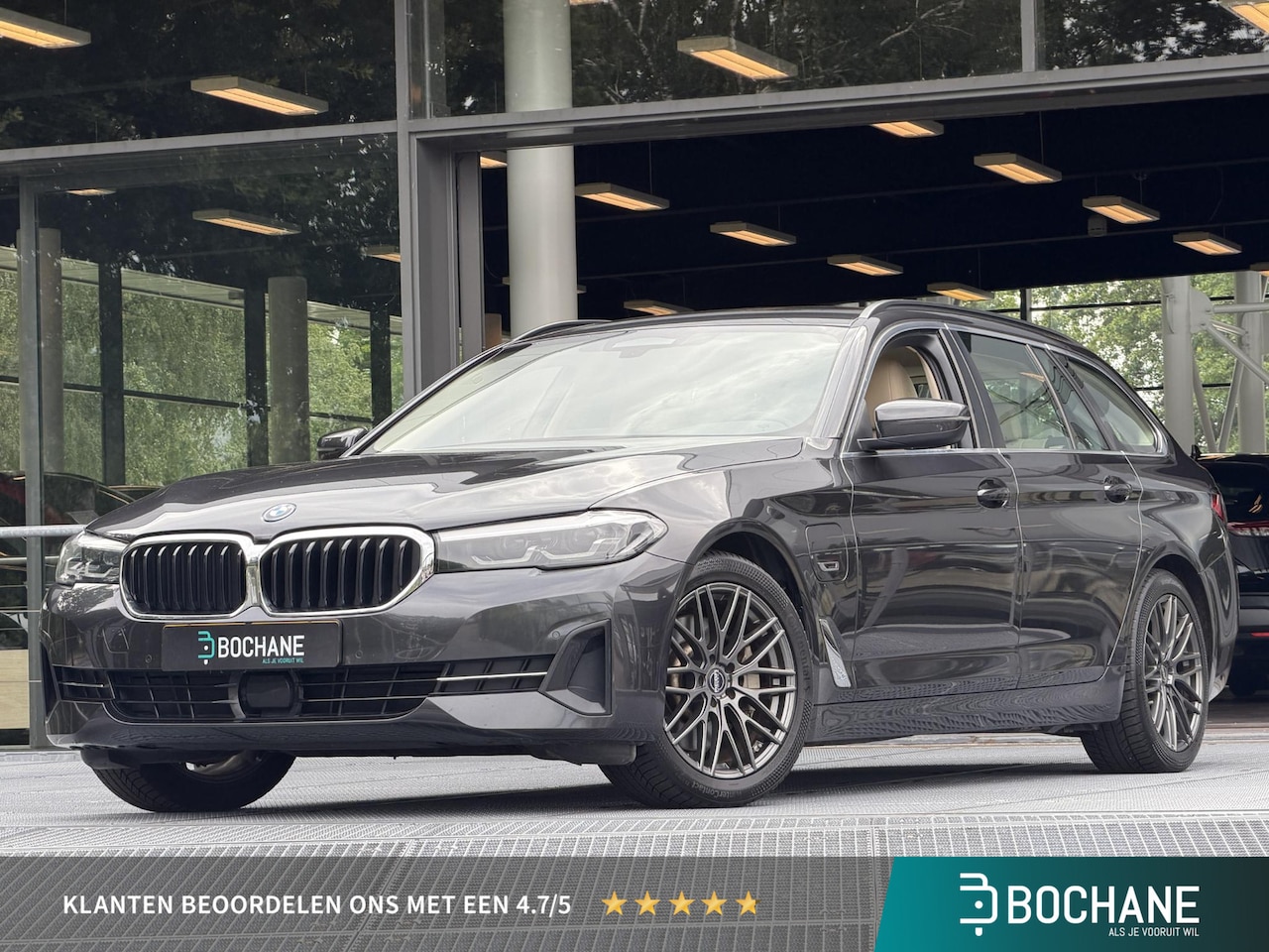 BMW 5-serie Touring - 530e Business Edition Plus 292PK | Cruise Control adaptief | Navigatie | Lederen Bekleding - AutoWereld.nl