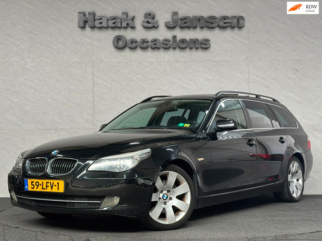 BMW 5-serie Touring - 525i - Pano - Cruise - Automaat - Infotainment - AutoWereld.nl