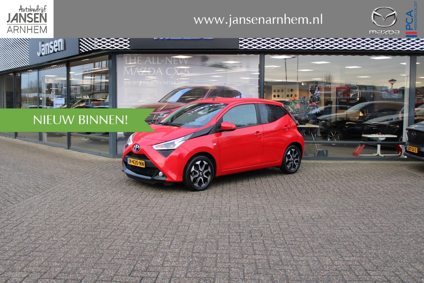 Toyota Aygo - 1.0 VVT-i x-joy 1.0 VVT-i x-joy , Trekhaak, Clima, Camera, Apple Carplay, Bluetooth, LMV 15 Inch, Armsteun - AutoWereld.nl