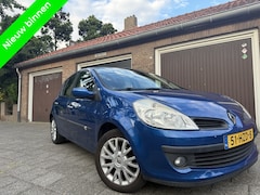 Renault Clio - 1.2-16V Collection Cruise Clima Parksensoren