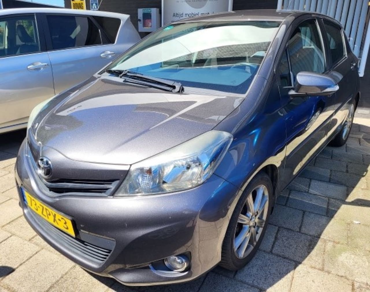 Toyota Yaris - 1.3 VVT-i Dynamic 1e eigenaar/Trekhaak - AutoWereld.nl